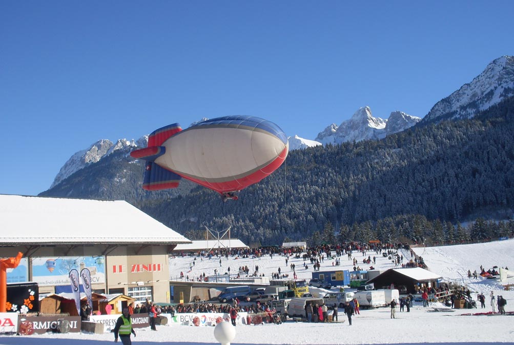 Chateau_d_Oex_Festival_international_Ballons_2009_1