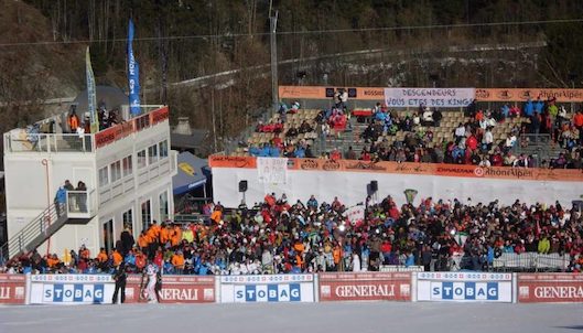Kandahar_Coupe_Monde_ski_alpin_Hommes_FIS_2011_Tribune