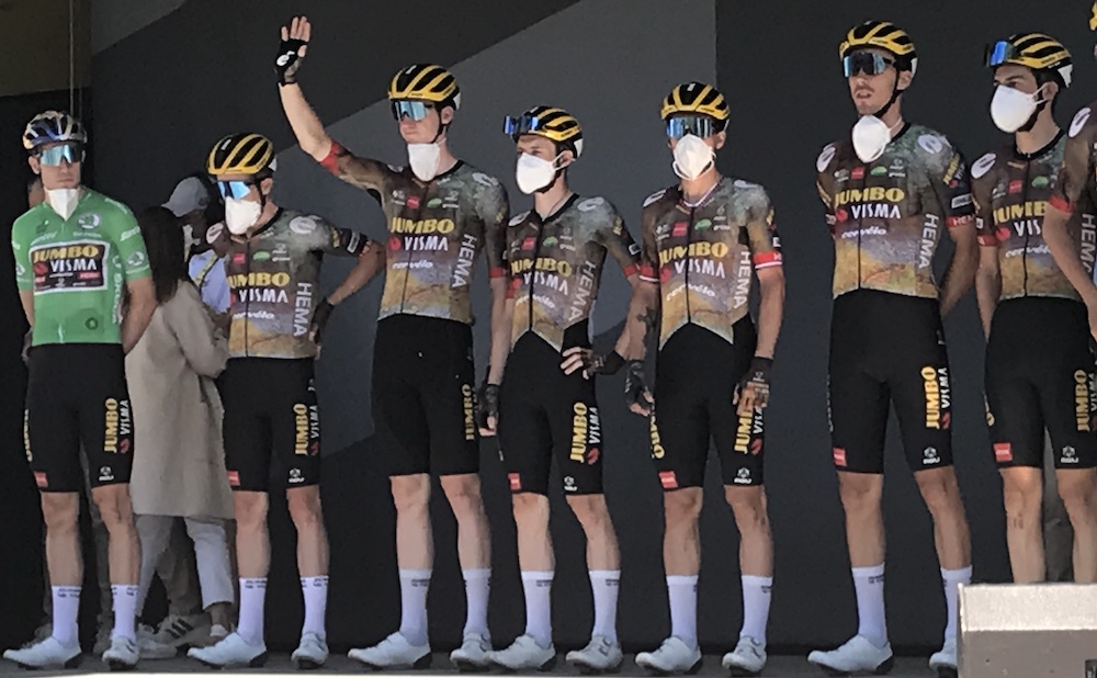 2022_letour_Tour_de_France_Aigle_presentation_equipes_Jumbo_Van_Aert_Wout_maillot_vert_Vinegaard_Jonas