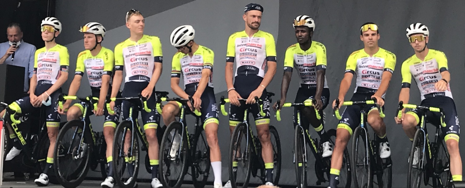 Annemasse_Place_Marches_Podium_Signature_Tour_France_2023_14_etape_Annemasse_depart_Binian_Girmay_Intermarche_Circus