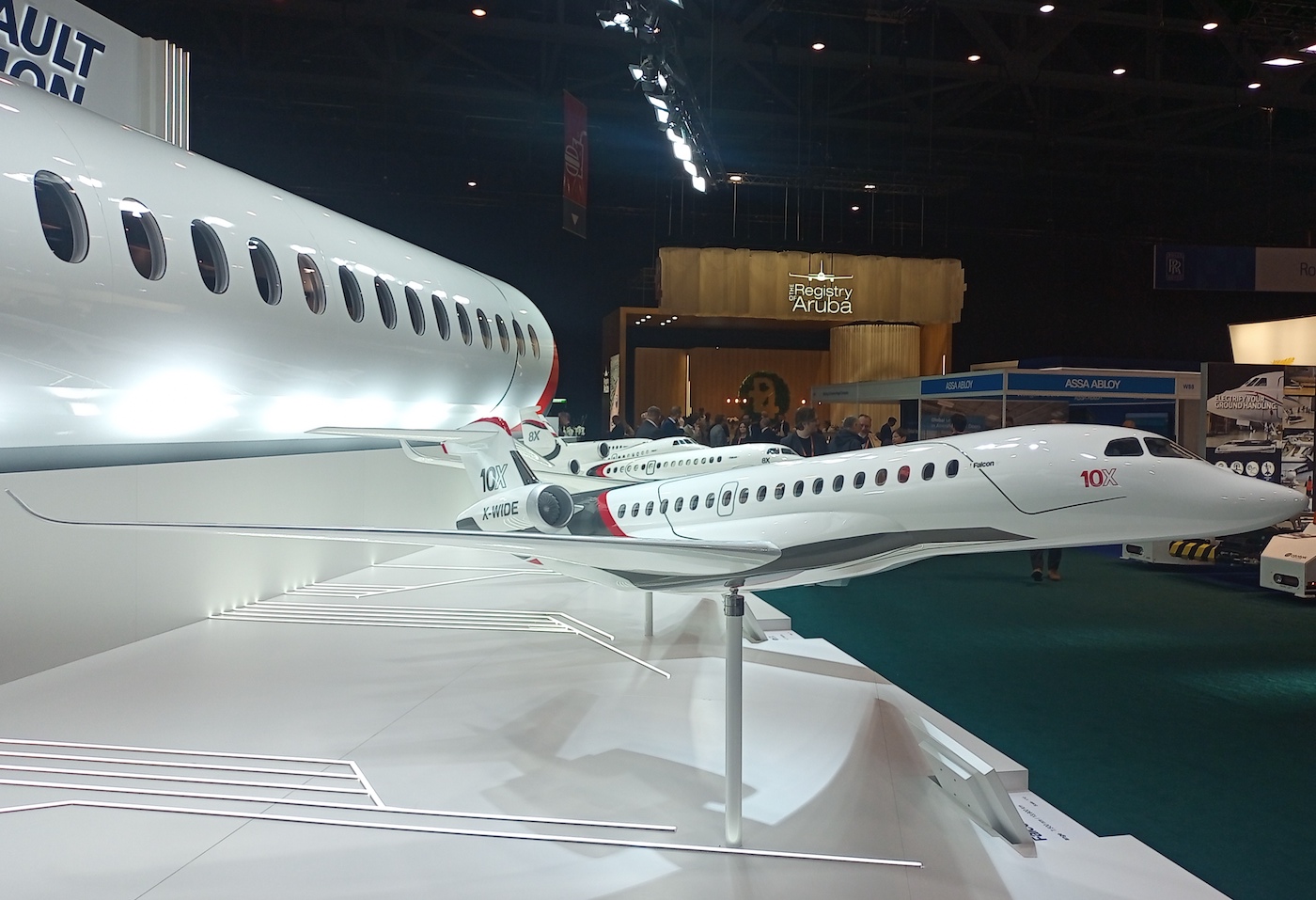 Geneve_Palexpo_Tarmac_EBACE_2024_salon_europeen_aviation_affaire_Dassault_Falcon_10X_maquette
