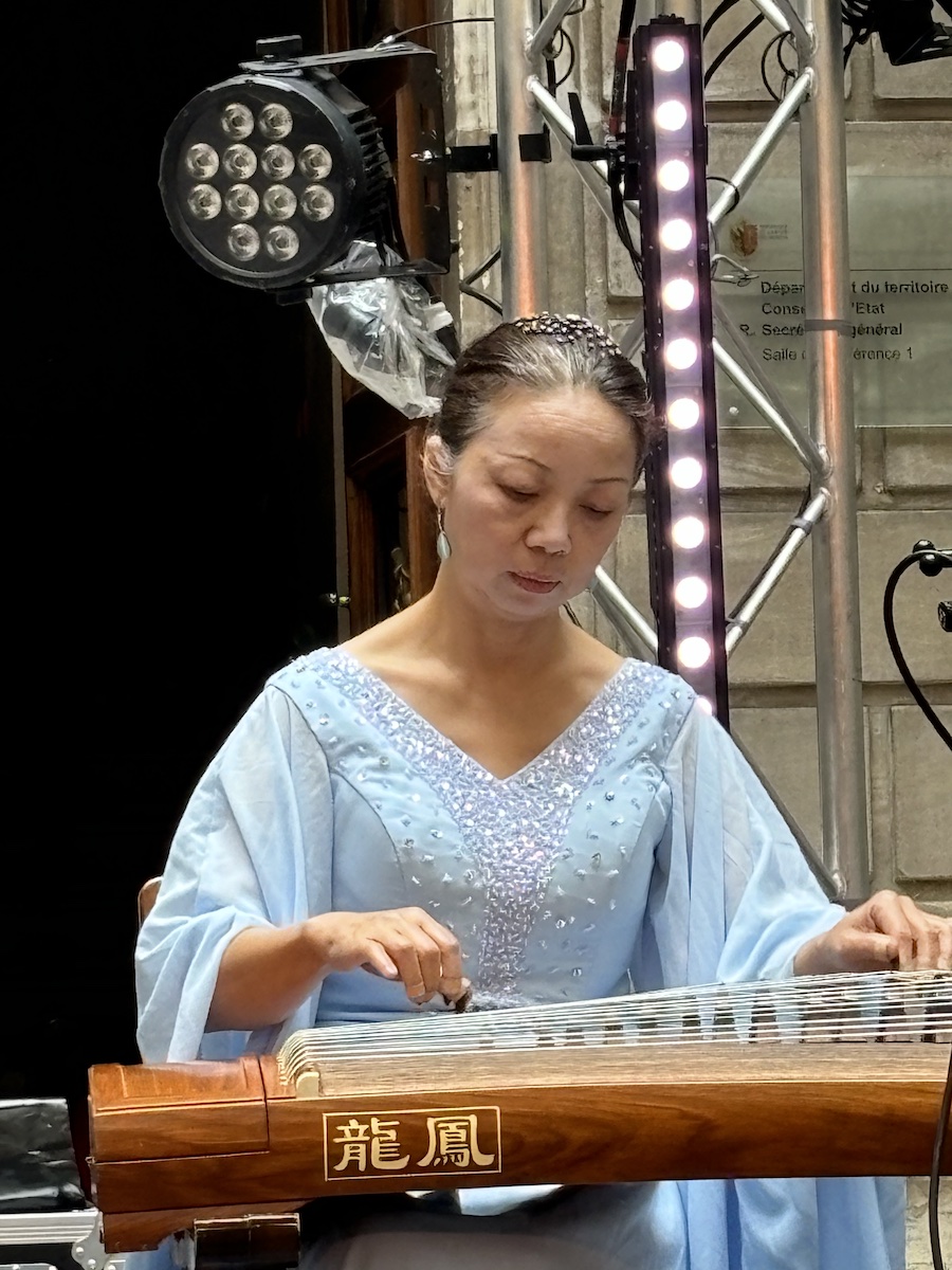 musique_Geneve_Cour_du_14_Fete_Musique_2024_Chinoise_XU_Qin_guzheng