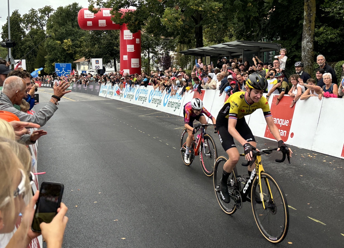 Morges_Tour_Romandie_feminin_2024_arrivee_echappee_MARKUS_Riejanne_FISHER_Niamh_Mary