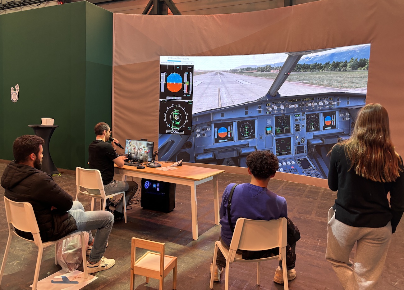 Geneve_Palexpo_Automnales_2024_Geneve_aeroport_hote_honneur_stand_E03_cockpit_simulation1