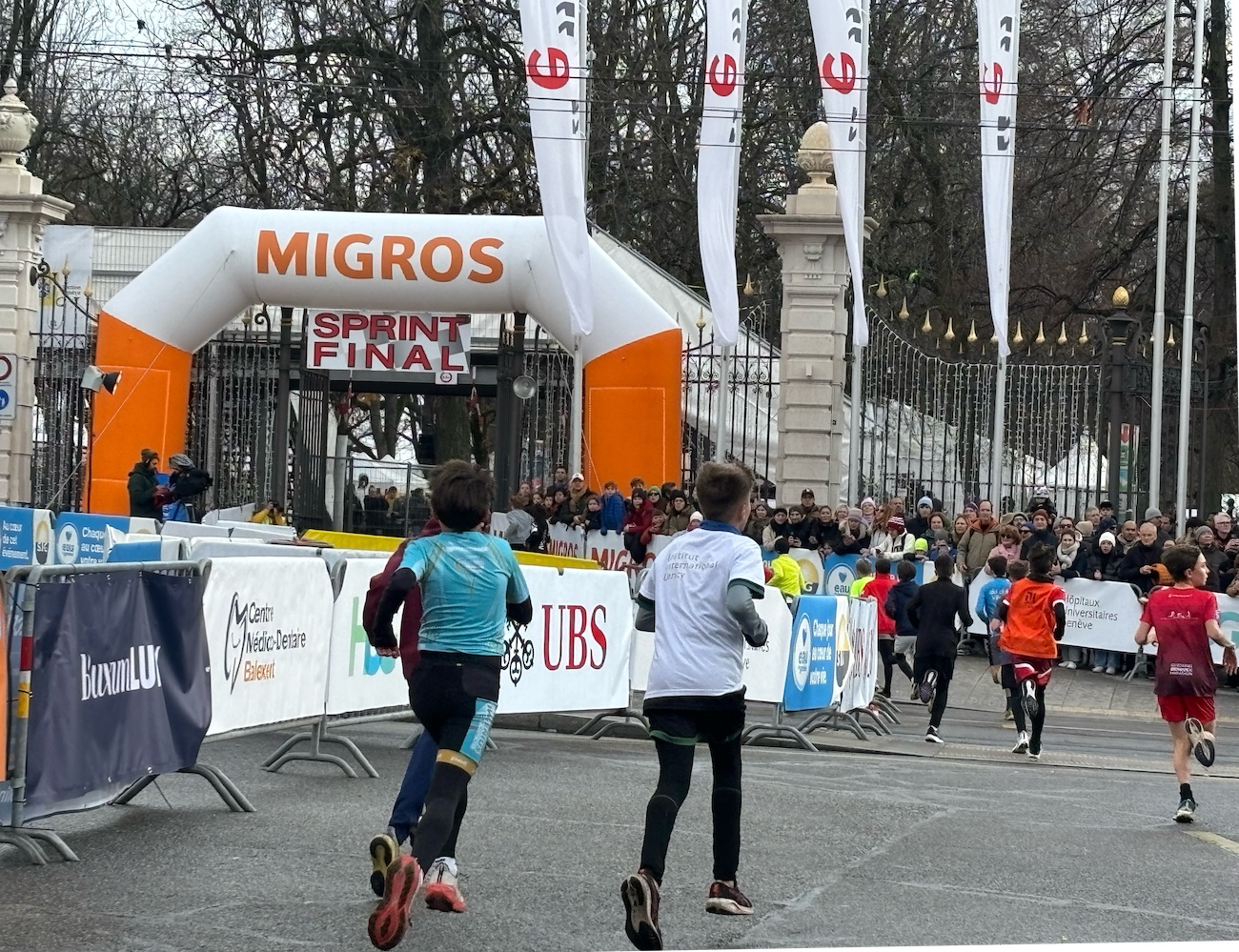 Geneve_Parc_Bastion_Course_escalade_2024_Ecolier_sprint_finale
