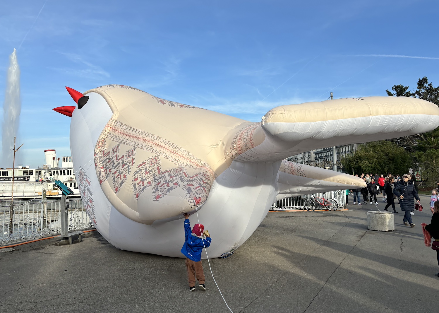 Geneve_Jardin_anglais_Geneva_Lux_2024_10e_edition_Song Bird_rossignols_artiste_ukrainienne_Svitlana_Reinish