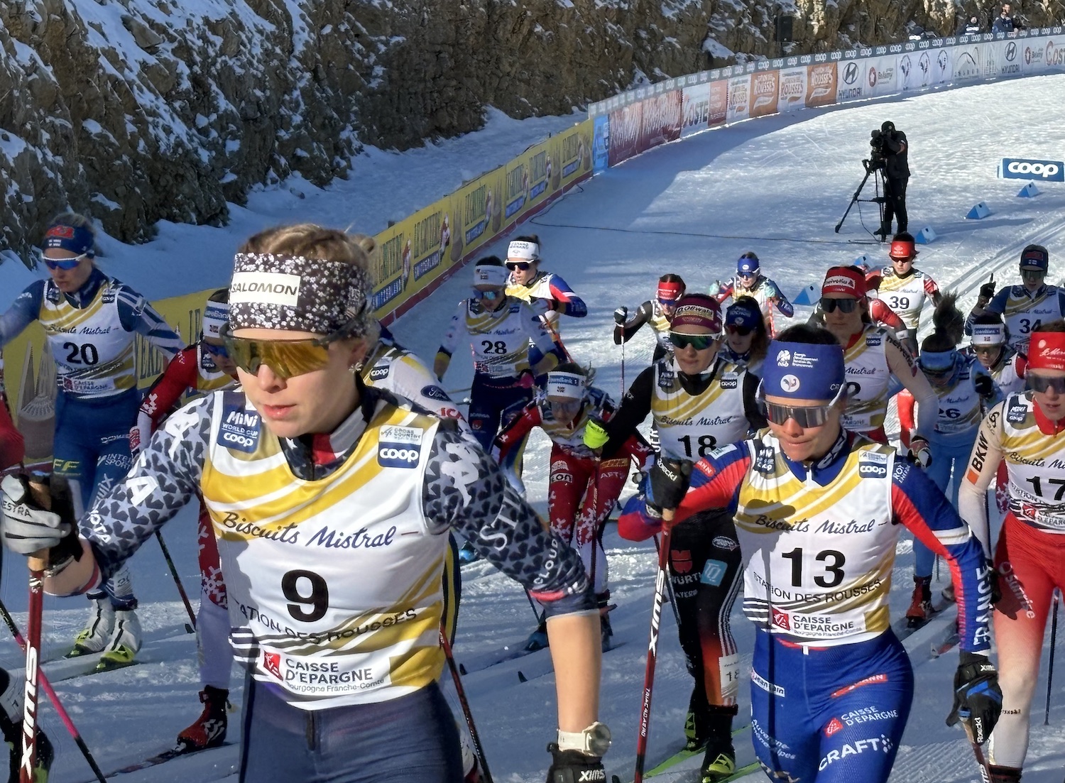 Rousses_Stade_nordique_tuffes_Coupe_Monde_ski_fond_FIS_2025_Femmes_Mass_Start_Classic_20km_depart_Flora_Dolci