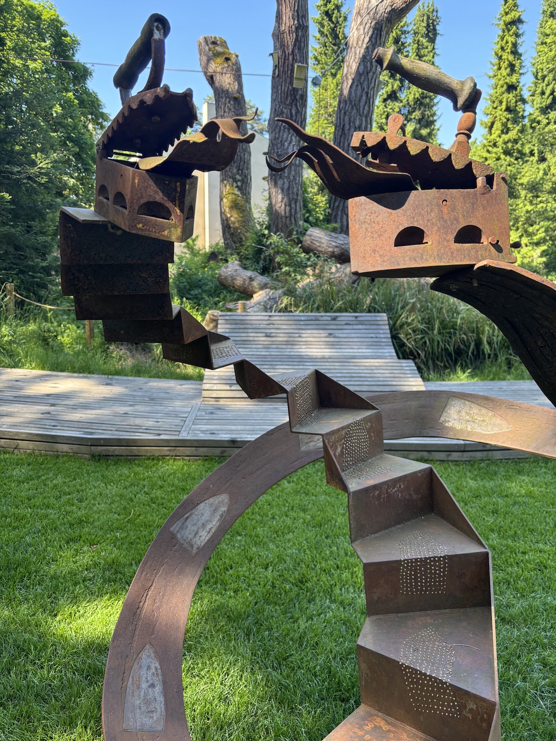 Geneve_Chene-Bougeries_Parc_Stagni_sculptures_au_parc_association_sculpteurs_sculptrices_Geneve_asdg_bisous
