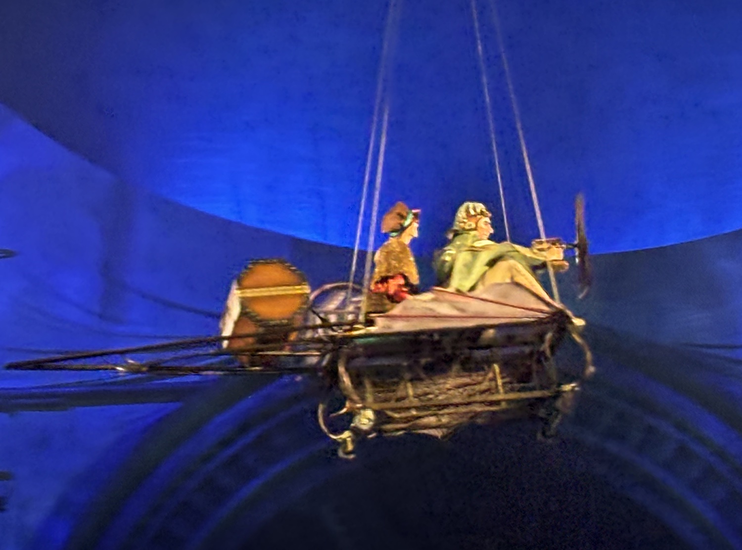 Geneve_Plaipalais_Cirque_Soleil_Kurios_cabinet_curiosite_2025_aviateur_air