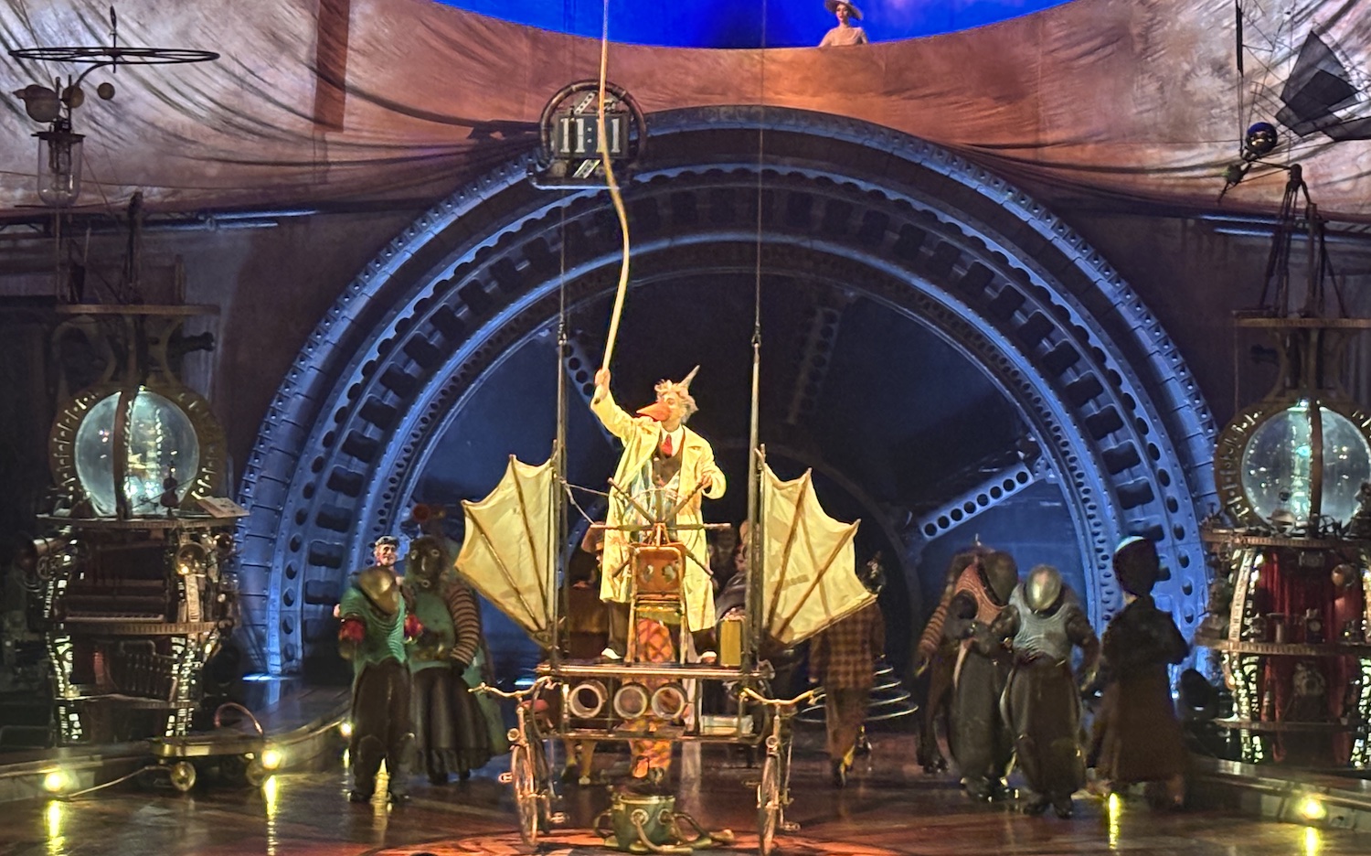 Geneve_Plaipalais_Cirque_Soleil_Kurios_cabinet_curiosite_chapiteau_Chercheur_bec