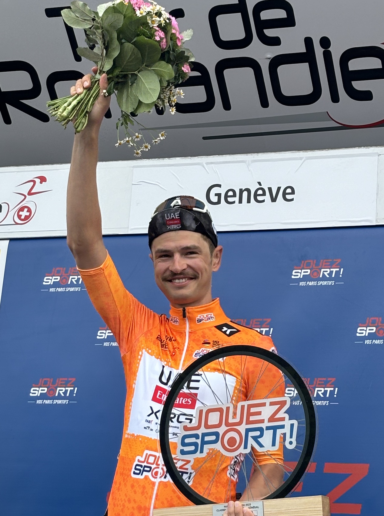 Geneve_Tour_Romandie_2025_podium_Jay_Vine_meilleurs_points_classement_general_TdR_2025