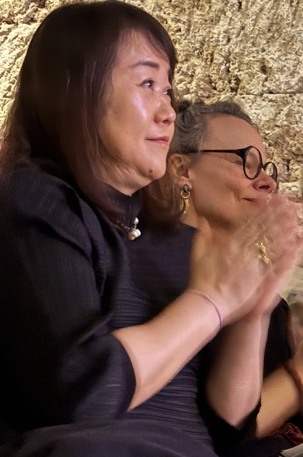 Musee_Art_Histoire_Fribourg_MAHF_Chiharu_Shiota_In_the_Light_Caroline_Schuster_Cordone_Vice-directrice_MAHF-Espace_Chiharu_Shiota