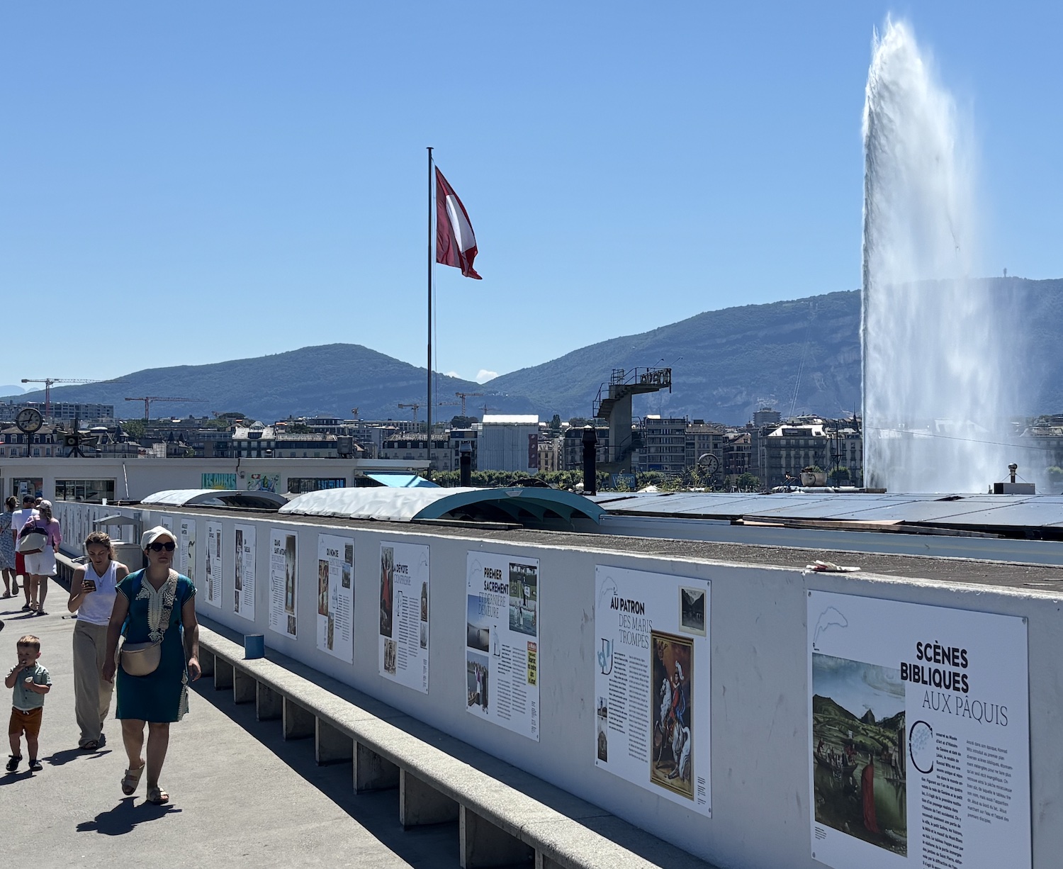 Geneve_Bains_Paquis_Jetee_Exposition_Leman_sacre
