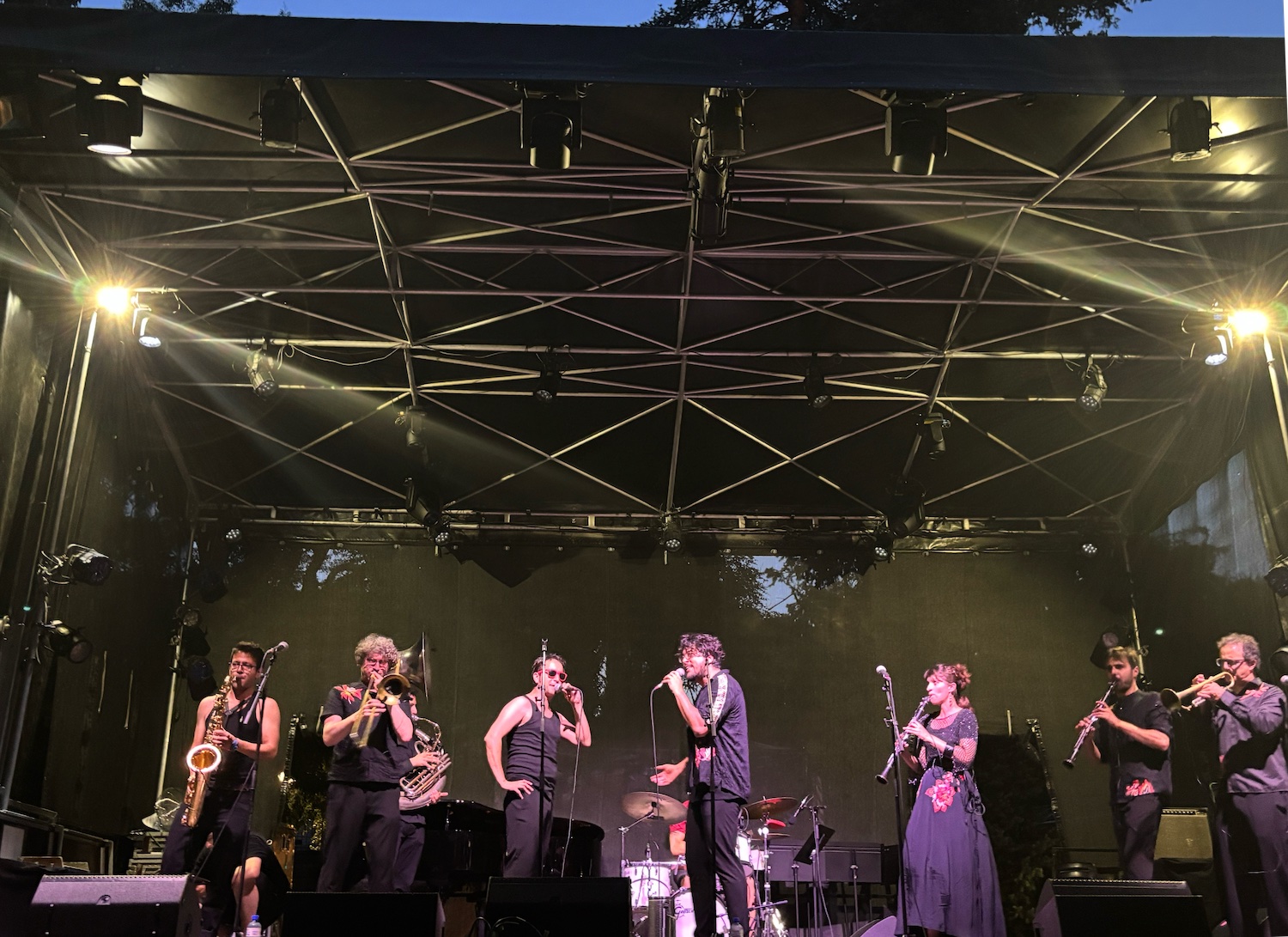 Geneve_Parc_Cropettes_AMR_Jazz_Festival_2025_La Revuelta_Jeanne_Pasquier_Ernesto_Morales