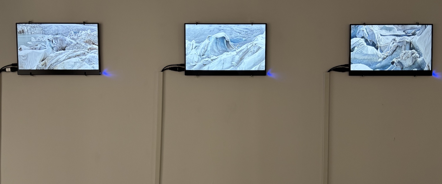 Vevey_Musee_suisse_appareil_photographique_exposition_2025_Glacier_sous_couvert_installation