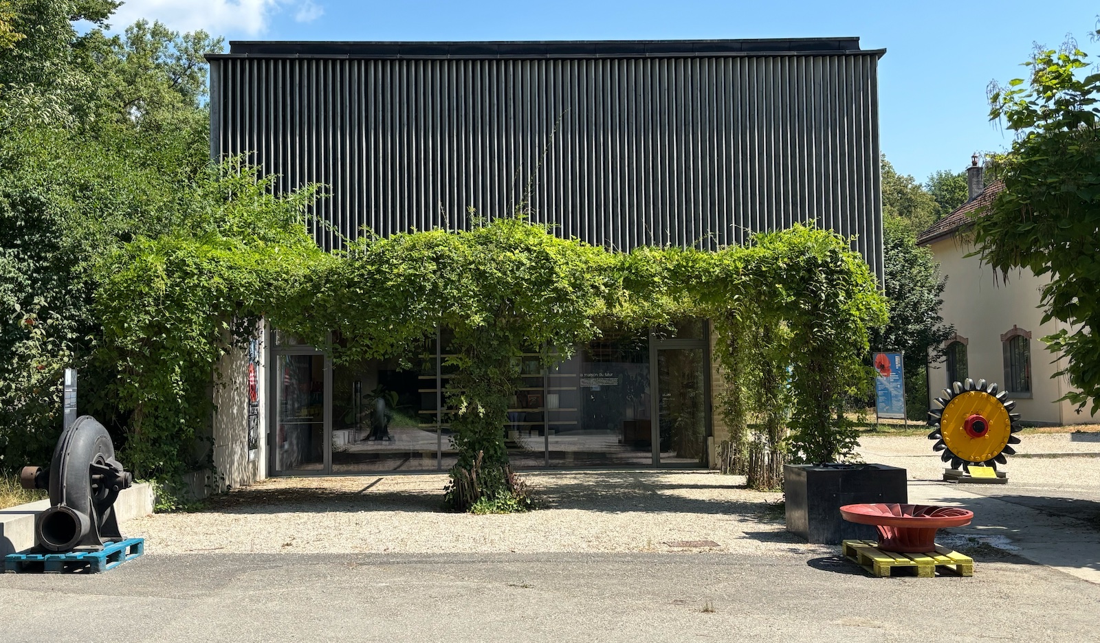 Geneve_Berges_Vessy_Maison_futur_exposition_temporaire_2025_histoire_entre_nature_industrie