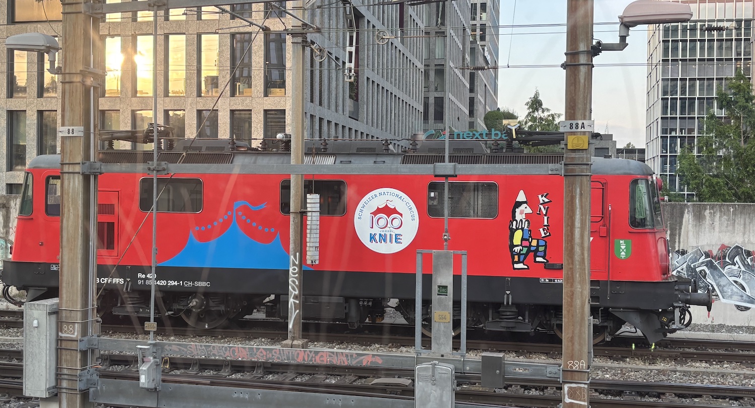 Geneve_CFF_Pont_Rouge_Knie_motrices_Re_460_2018