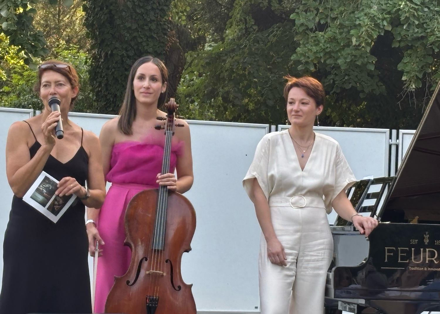 Geneve_Chene_Bougeries_Concert_parc_2025_French_Touch_Julie_Sevilla_Fraysse_Anastasia_Calmus_Duo violoncelle_piano_presentation