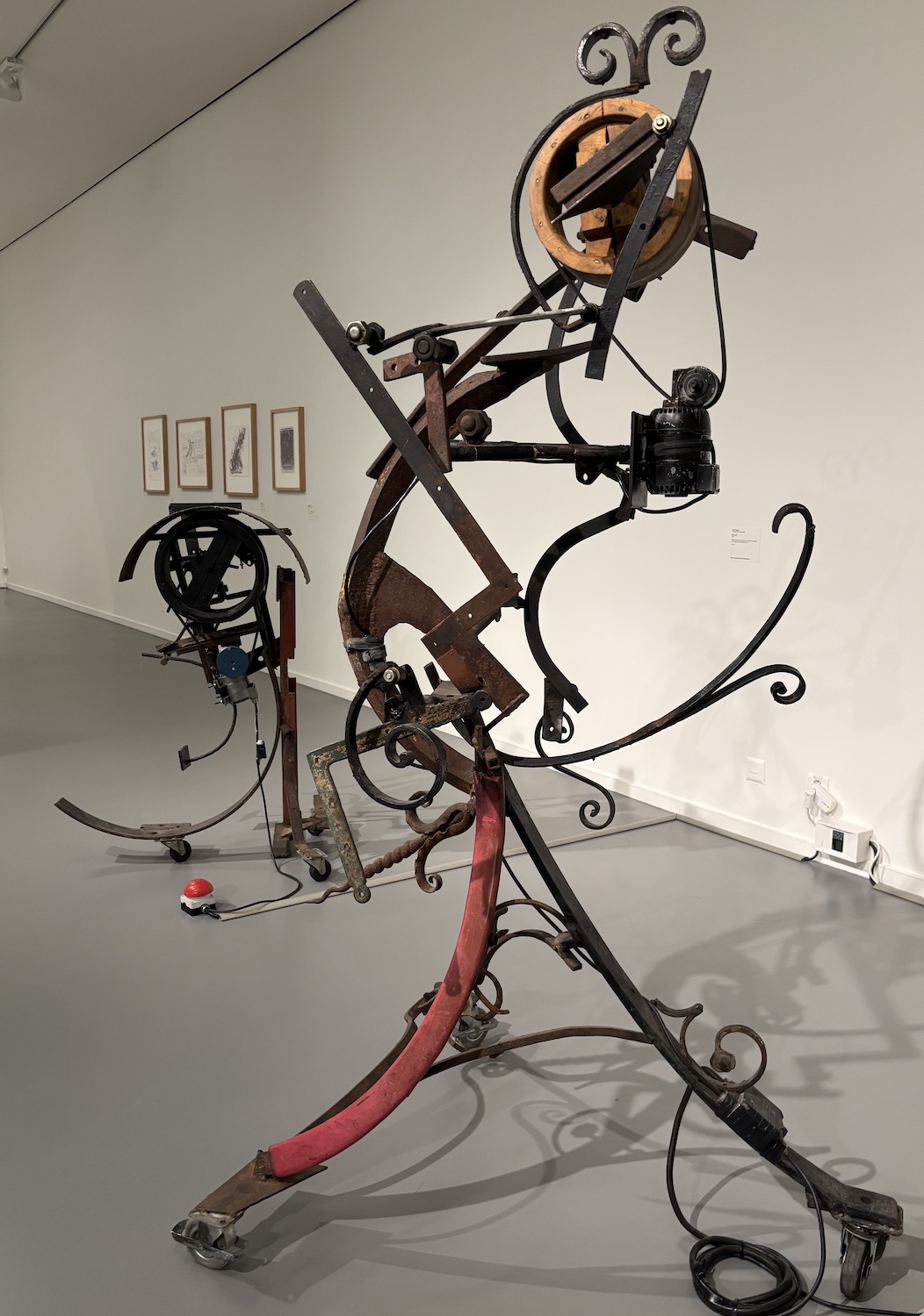Geneve_Musee_Rath_Jean_Tinguley_sculpture_cinetique_homo_Gay_machine