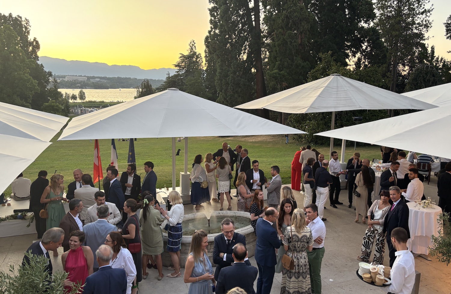 Geneve_Parc_Eaux_Vives_restaurant_Fete_Nationale_France_14_juillet_Francais_Suisse