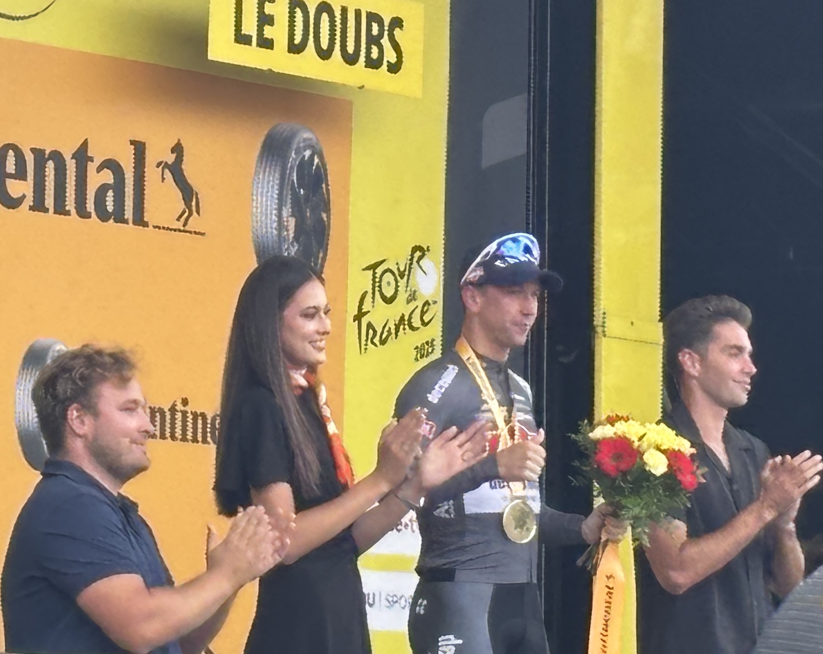 Pontarlier_Doubs_Tour_de_France_2025_arrivee_Kaden_Groves_Australie_podium