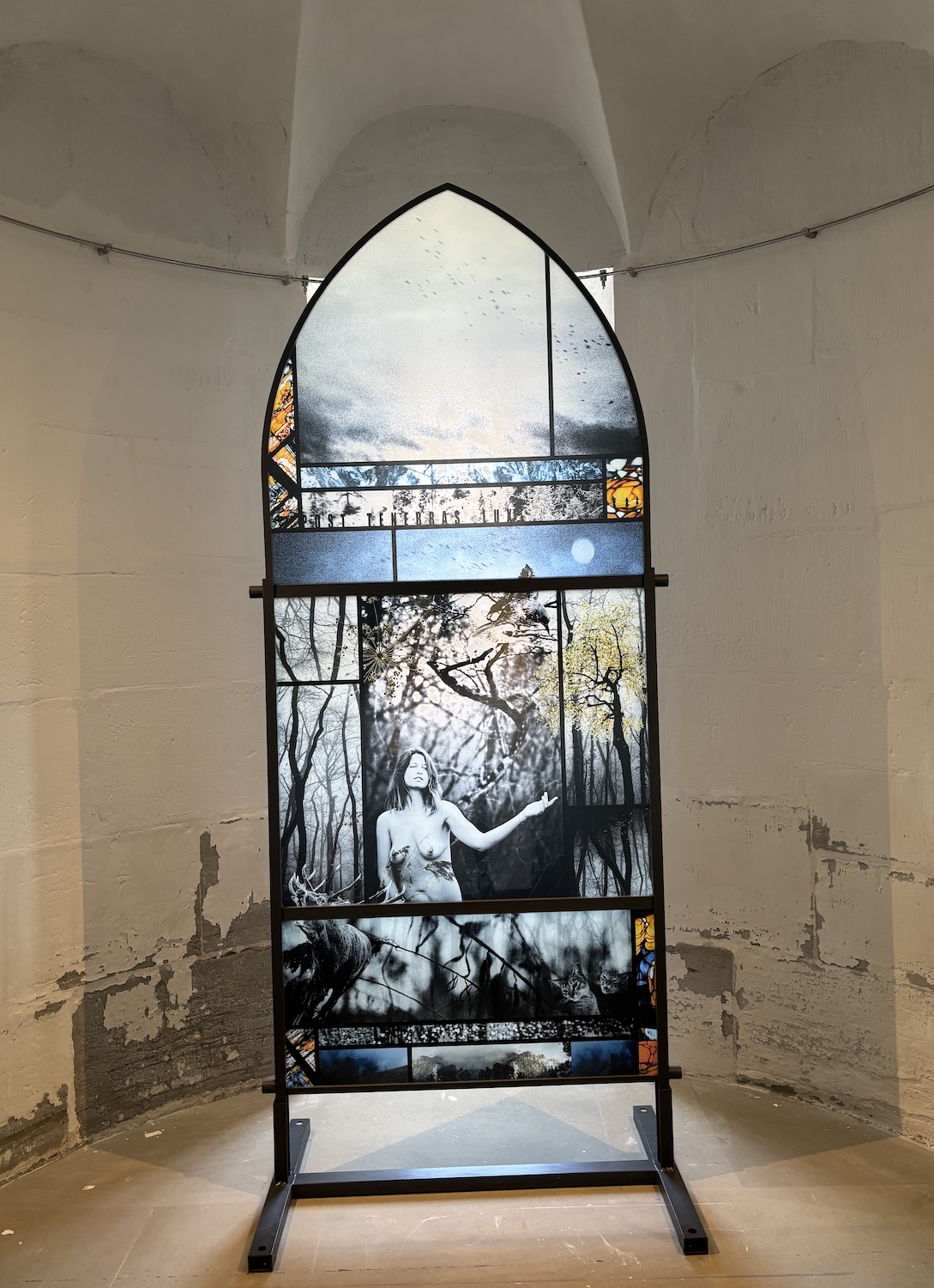 Nyon_Chateau_exposition_2025_Reflets_transparence_exposer_photographier_verre_Pretti_Sandra_Post_tenebras_Lux