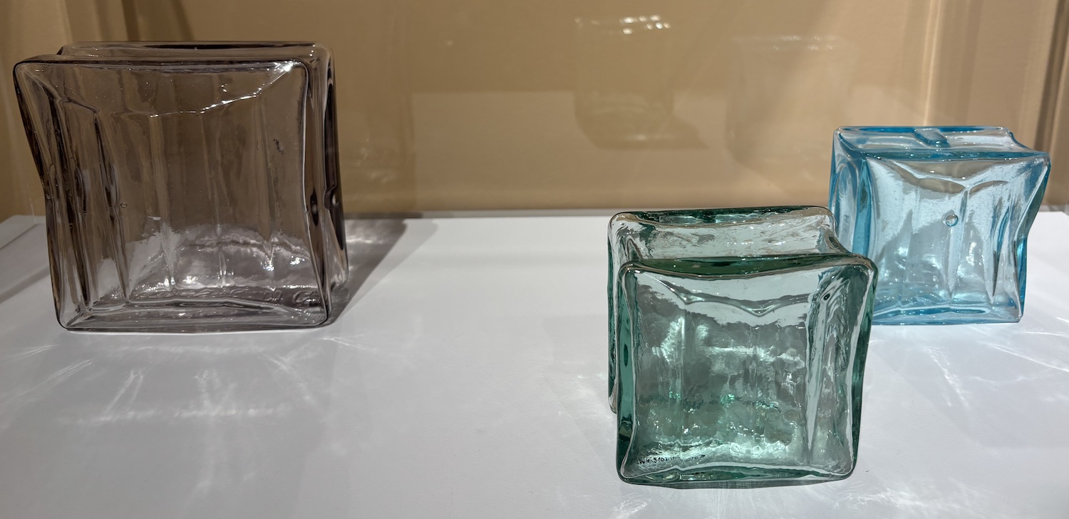 Nyon_Chateau_exposition_2025_Reflets_transparence_exposer_photographier_verre_brique_verre_Gustave_Falconnier