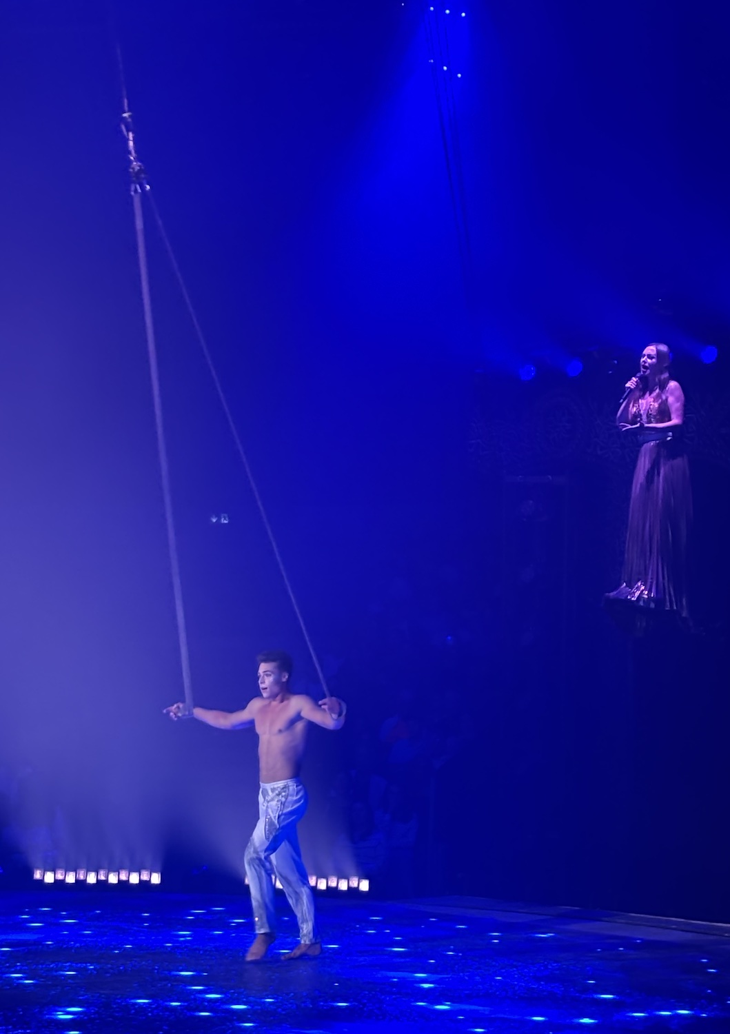 Geneve_Plaine_Plainpalais_Cirque_Knie_2025_Svyatoslav_Rasshivkin_chanteuse