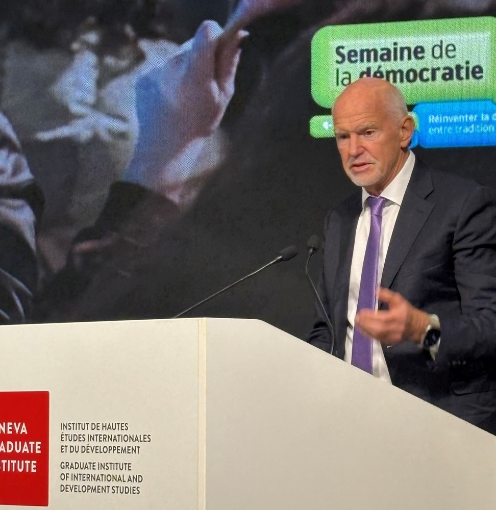 Geneve_Maison_Paix_Semaine_democratie_2025_George_Papandreou_premier_ministre_grec_rapporteur_Conseil_Europe